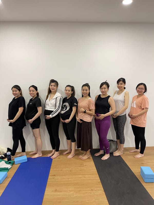 Prenatal and postnatal students together after a class at Hae Studio (2 of 4)