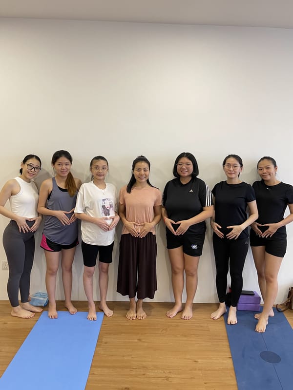 Prenatal and postnatal students together after a class at Hae Studio (4 of 4)